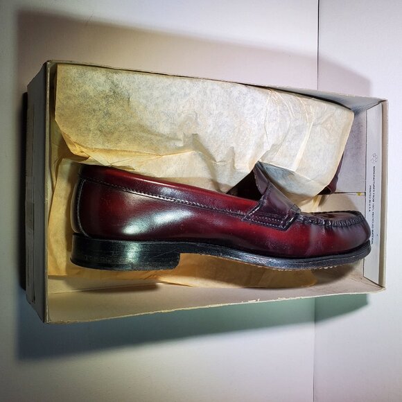 VINTAGE GH BASS BURGANDY PENNY LOAFERS...MADE IN USA...1990...IN ORIGANAL BOX main image 4